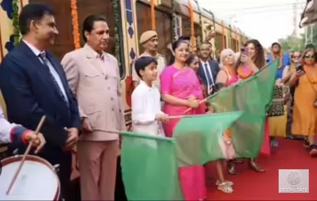 Lohagarh Resort owner Bhagat Singh (left) with Palace on Wheels CEO Sanjay Nischal during a special interaction